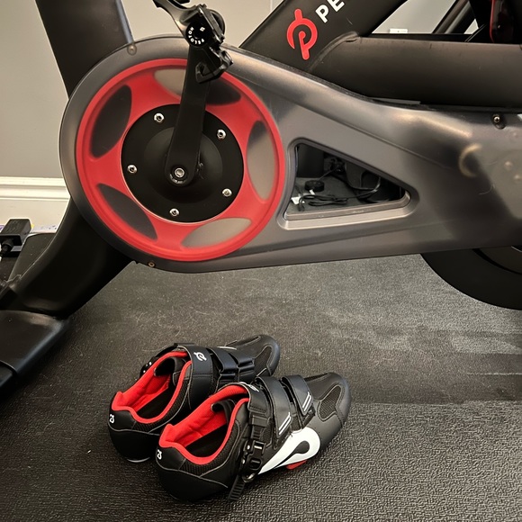 Peloton Shoes - EUC Official Peloton Cycling Shoes size various size 40 Unisex W 9/M 7